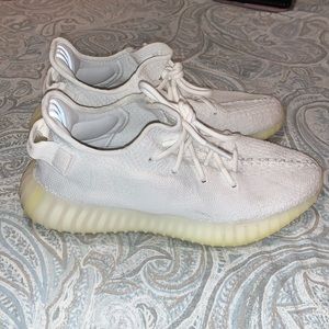 Yeezy 350 triple cream white shoes